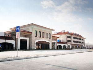 مول هاي واي اوتليت بولو