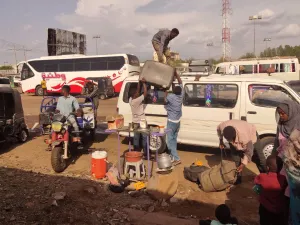 الجيش السوداني يناشد المدنيين للانضمام اليه مع استمرار المعارك في البلاد
