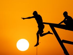 نصف الأرض الشمالي على صفيح ساخن في ظل موجات حر قياسية