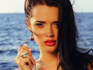 5 خطوات لوضع مكياج بحر بسيط وخفيف