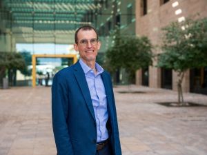 CMU-Q’s Dudley Reynolds co-edits handbook on the multilingual classroom