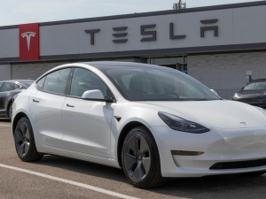 تسلا قد تُحدث ثورة أخري في صناعة السيارات الكهربائية