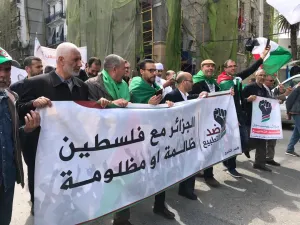 الشعب الجزائري يظهر رفضًا قاطعًا لأي تطبيع مع الاحتلال الإسرائيلي