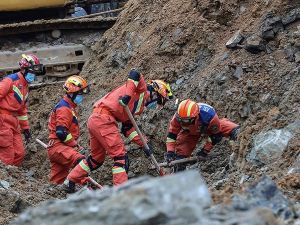 تعتبر الانهيارات الأرضية من المشكلات الشائعة في مناطق البناء والتشييد في الصين