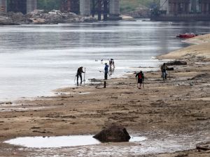 سد نوفا كاخوفكا على نهر دنيبرو