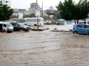 تسببت الأمطار الغزيرة بأضرار مادية كبيرة 