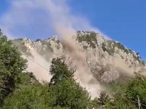 جبال تهتز بعنف في ولاية أضنة التركية