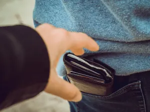 ما تفسير الحلم برؤية النشالين في المنام؟
