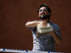 سلوان موميكا، لاجئ عراقي يعيش في السويد