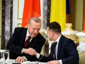 اكدت موسكو ان الولايات المتحدة التي تقدم وقود للحرب لاستمرارها تعارض الدور التركي في الوساطة لانهاء الحرب 