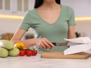 قالت الشرطة انها ضبطت السلاح الأبيض المستخدم في الجريمة. وقد عاقبت المحكمة الجانية بالسجن المشدد لـ10 سنوات