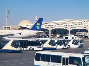 التأشيرة تطبع على ورقة متوسطة الحجم مزودة برمز الاستجابة السريعة على غرار دولة قطر وعمان 