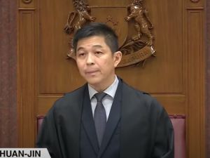 علاقة غير لائقة تطيح برئيس برلمان سنغافورة المتزوج ونائبة عزباء