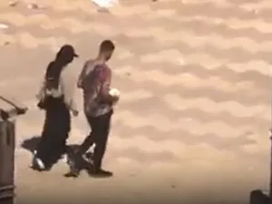 فعل فاضح بين شاب وفتاة في الشارع العام بمصر