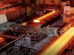 انفجار كبير بمصنع للصُلب في أسفراين - الصورة عن مواقع التواصل