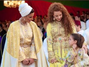 للا خديجة برفقة والدتها الأميرة للا سلمى والشيخة موزة