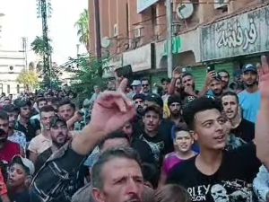 تظاهرات واضراب عام في السويداء احتجاجا على الغلاء