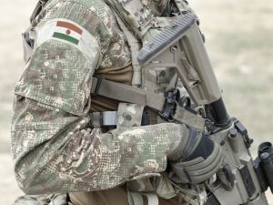 فرنسا تحرر ارهابيين في النيجر