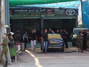 فيديو يوثق لحظة مقتل مستوطنَين بعملية اطلاق نار في حوارة