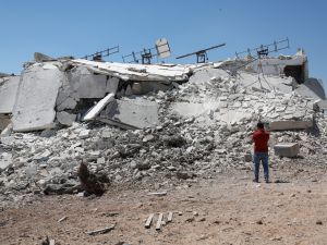 3 قتلى من عائلة واحدة بغارات روسية على شمال غرب سوريا