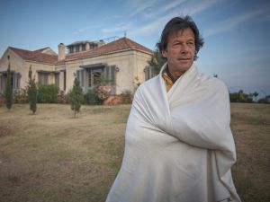 ظروف اعتقال سيئة لـ عمران خان