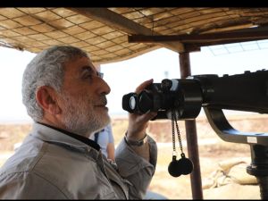 اسماعيل قاآني زعيم مليشيا فيلق القدس يستعرض على حدود الجولان