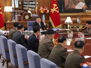 كوريا الشمالية: كيم يعزل رئيس اركان قواته ويأمر بالاستعداد للحرب