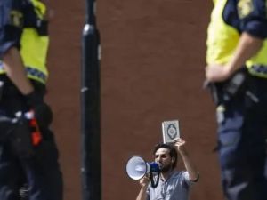 مشروع قانون في الدنمارك يحظر تدنيس المصحف