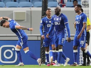الهلال السعودي يعلن رحيل نجم الفريق