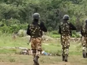 26 من قوات الأمن في كمين مسلح وسط نيجيريا