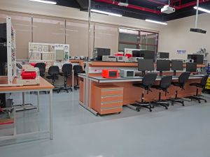 Abu Dhabi University and Vernewell Group inaugurate the first academic institution world-class quantum lab in Abu Dhabi