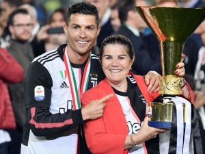  Ronaldo explained why he will never buy his mother a house (Twitter)