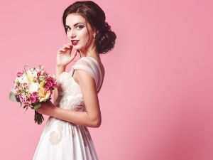أشهر 7 أنواع من الزهور تستخدم في بوكيه العروس