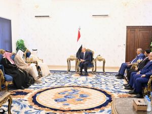 Yemeni Head of the Presidential Council meets the GCC Secretary General in Aden, Today