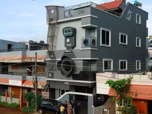 منزل على شكل كاميرا تصوير قديمة