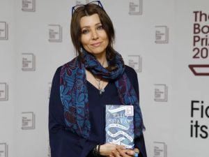 تعرفوا على إليف شافق مؤلفة قواعد العشق الأربعون