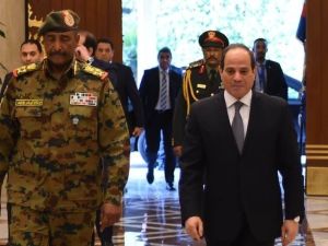 قائد الجيش الفريق أول ركن عبدالفتاح البرهان يتوجه إلى مصر