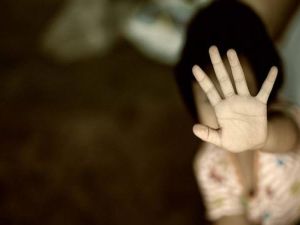 اتهام الشاب بجريمة مواقعة فتاة قاصر لم تكمل الثامنة عشر من عمرها