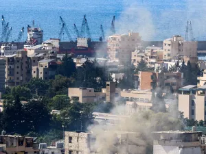 تجدد المواجهات في مخيم عين الحلوة وانباء عن قتلى وجرحى من فتح