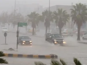 عاصفة عنيفة في مكة المكرمة