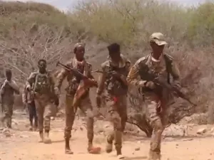 عشرات القتلى والجرحى من الجيش الصومالي في هجوم مضاد لحركة الشباب