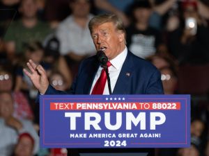 الرئيس الاميركي السابق دونالد ترامب