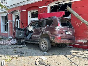 دمار جراء القصف الروسي على احدى المناطق في أوكرانيا (أ ف ب)