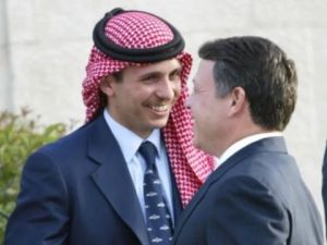 الأمير حمزة برفقة شقيقه الملك عبدالله الثاني
