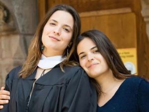 الأميرة للا فايزة رفقة شقيقتها الأميرة للا هاجر