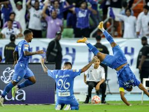 الهلال يتفوق على اتحاد جدة (Photo by AFP)