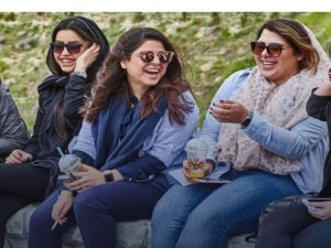 الايرانيات يخلعن الحجاب