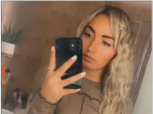 وفاة لاعبة نادي شيفيلد يونايتد الشابة، مادي كيوزاك- الصورة عن ديلي ميل