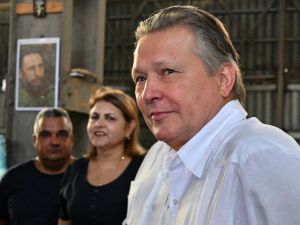 السفير الروسي لدى كوبا فيكتور كورونيلي