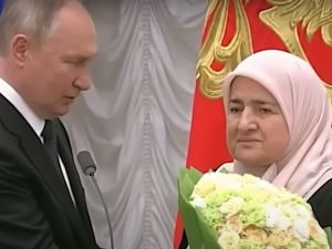 قديروف يندد بـ"وقاحة" واشنطن بعد ادراجها والدته في قوائم العقوبات